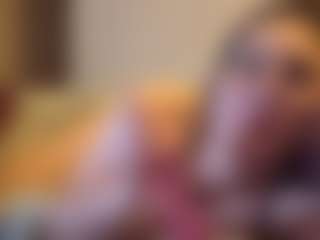 Honestlyfux's Live Sex Cam Show
