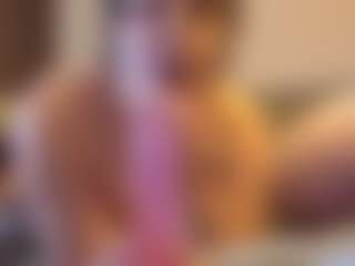 Honestlyfux's Live Sex Cam Show
