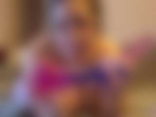 Honestlyfux's Live Sex Cam Show