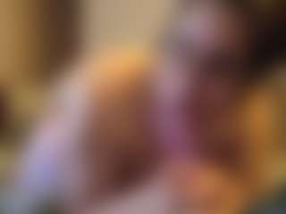 Honestlyfux's Live Sex Cam Show