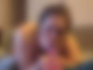 Honestlyfux's Live Sex Cam Show