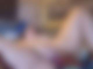 Honestlyfux's Live Sex Cam Show