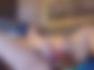 Honestlyfux's Live Sex Cam Show