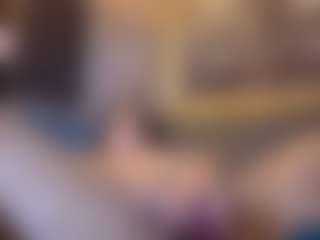 Honestlyfux's Live Sex Cam Show