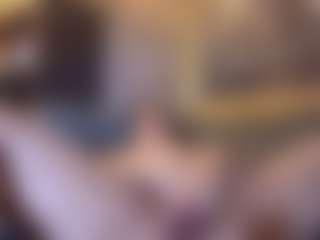 Honestlyfux's Live Sex Cam Show