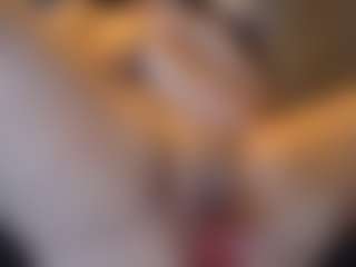 Honestlyfux's Live Sex Cam Show