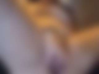 Honestlyfux's Live Sex Cam Show