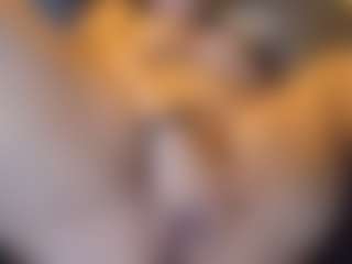 Honestlyfux's Live Sex Cam Show