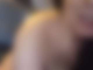 Honestlyfux's Live Sex Cam Show