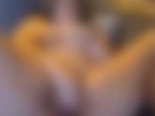 Honestlyfux's Live Sex Cam Show