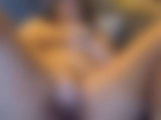 Honestlyfux's Live Sex Cam Show
