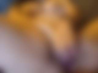 Honestlyfux's Live Sex Cam Show