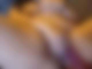 Honestlyfux's Live Sex Cam Show