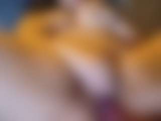 Honestlyfux's Live Sex Cam Show