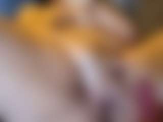 Honestlyfux's Live Sex Cam Show