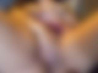 Honestlyfux's Live Sex Cam Show