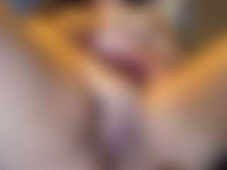 Honestlyfux's Live Sex Cam Show