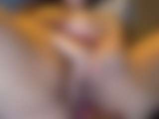 Honestlyfux's Live Sex Cam Show