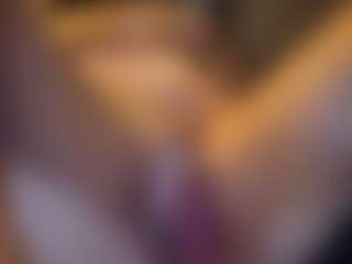 Honestlyfux's Live Sex Cam Show