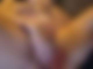Honestlyfux's Live Sex Cam Show