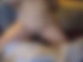 Honestlyfux's Live Sex Cam Show