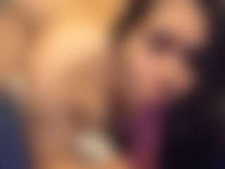 Honestlyfux's Live Sex Cam Show