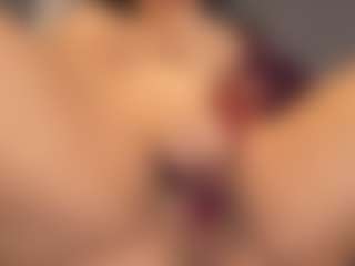 Honestlyfux's Live Sex Cam Show