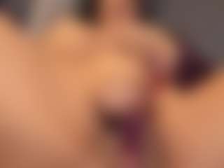 Honestlyfux's Live Sex Cam Show