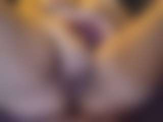 Honestlyfux's Live Sex Cam Show