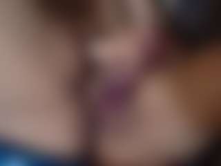 Honestlyfux's Live Sex Cam Show