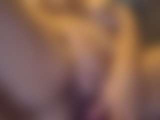 Honestlyfux's Live Sex Cam Show