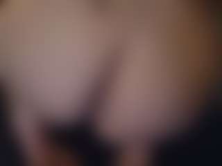 Honestlyfux's Live Sex Cam Show