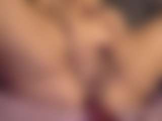 Honestlyfux's Live Sex Cam Show