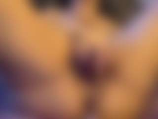 Honestlyfux's Live Sex Cam Show