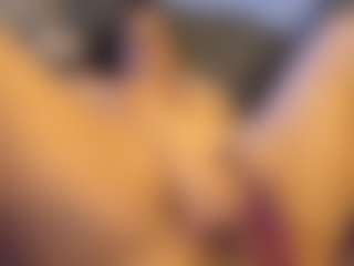 Honestlyfux's Live Sex Cam Show