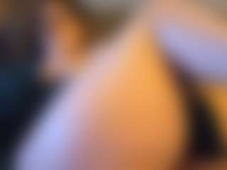 Live cam show with Honestlyfux - Big Ass MILF on crypto-cams