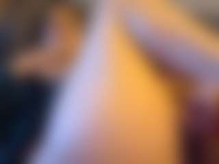 Honestlyfux's Live Sex Cam Show