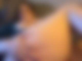 Honestlyfux's Live Sex Cam Show