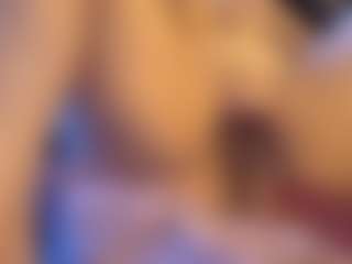 Honestlyfux's Live Sex Cam Show