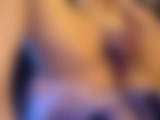 Honestlyfux's Live Sex Cam Show