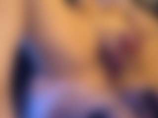 Honestlyfux's Live Sex Cam Show