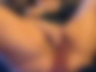Honestlyfux's Live Sex Cam Show