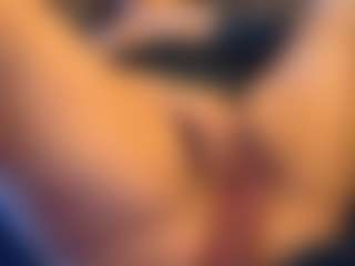 Honestlyfux's Live Sex Cam Show