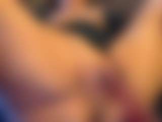Honestlyfux's Live Sex Cam Show