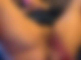 Honestlyfux's Live Sex Cam Show