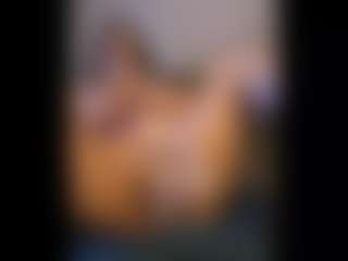Honestlyfux's Live Sex Cam Show