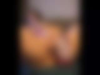 Honestlyfux's Live Sex Cam Show