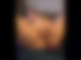 Honestlyfux's Live Sex Cam Show