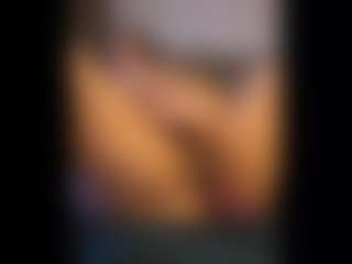 Honestlyfux's Live Sex Cam Show