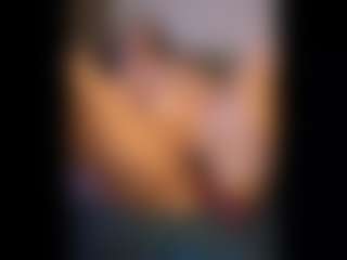 Honestlyfux's Live Sex Cam Show